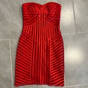 FIRE HOT🔥 Red strapless CACHÈ Mini dress